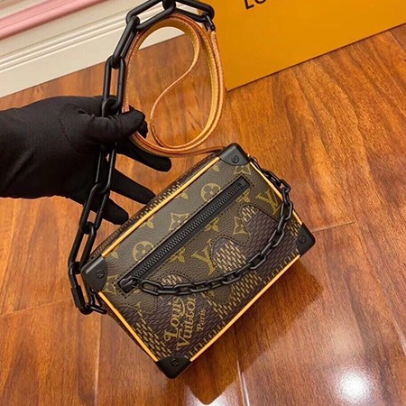  LVバッグ、ブランドLVバッグ、トートバッグ、ショルダーバッグ、メタルチェーン、LVモノグラム、ラグジュアリーバッグ、高級感バッグ、2WAYバッグ、ビジネスバッグ