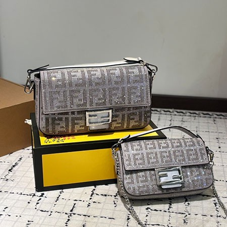 Fendiバッグ、Fendi バゲット、フェンディ風、ブランドバッグ、斜め掛けバッグ、プチプラ、おしゃれ、ファッションアイテム、クラシックデザイン、ミディアムサイズ