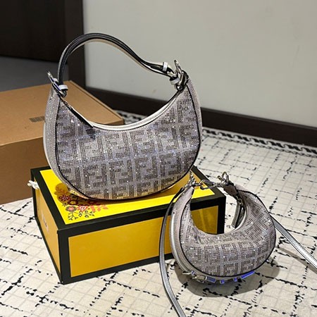 Fendiバッグ、フェンディ風、Fendi復刻バッグ、ブランド復刻バッグ、Fendigraphyハーフムーン、ブランドバッグ、斜め掛けバッグ、プチプラ、おしゃれアイテム、アンダーアームバッグ、マカロンカラー、トレンド