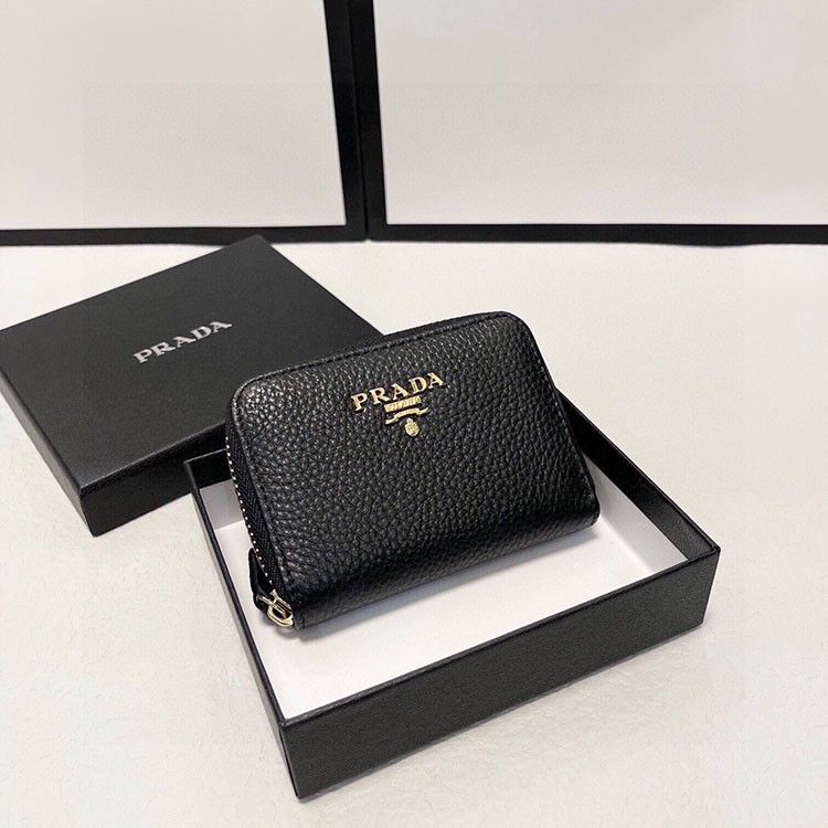PRADA財布