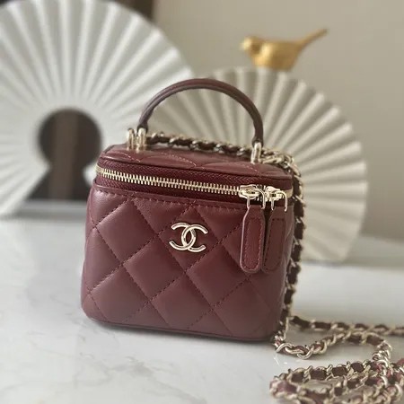 CHANELミニバニティバッグ