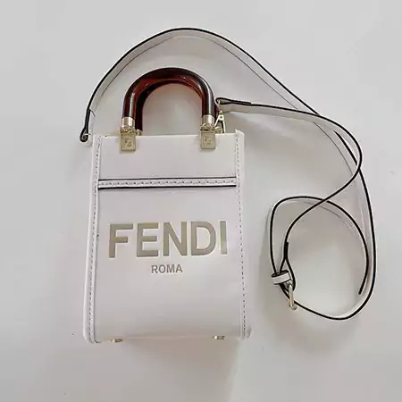fendi 新作の