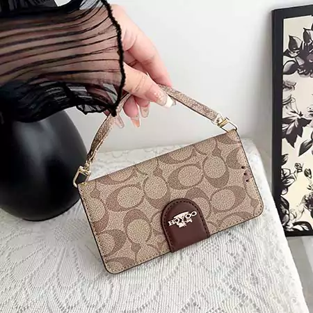コーチアイフォーン15スマホケース手帳 型