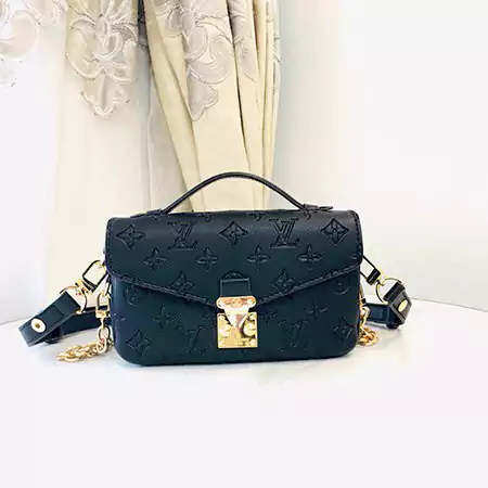 lv クロスボディ 被せ蓋式