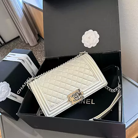 ブランドCHANEL Leboy ショルダーバッグ