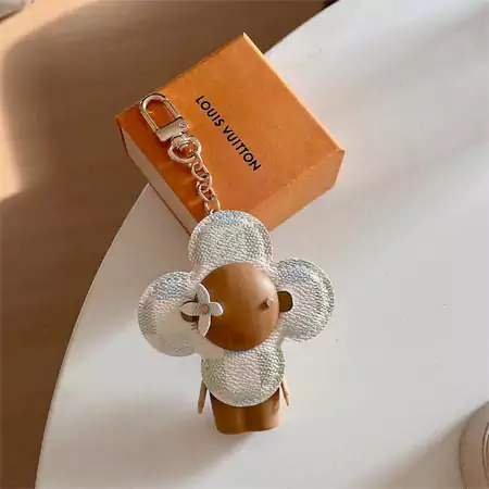 新作 ルイヴィトンキーホルダー レザー かわいい ヴィヴィエンヌ チェック柄 LV オシャレバッグ ペンダント 4色 高品質 五金 キーリング 人気 お洒落 プレゼント 海外販売
