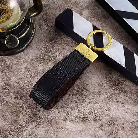 グッチ オフィディア キーホルダー ゴールドロゴ刻印キーリング 高级 GUCCI レザー ウェブストライプ キーリングメンズ 大人気