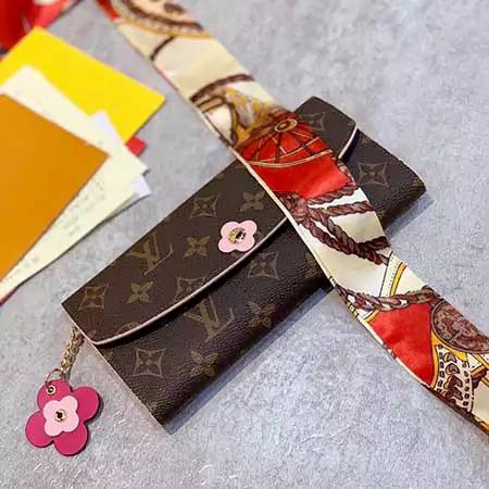 LV長財布