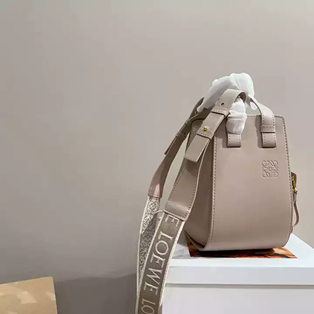 ロエベ ハンモックバッグ