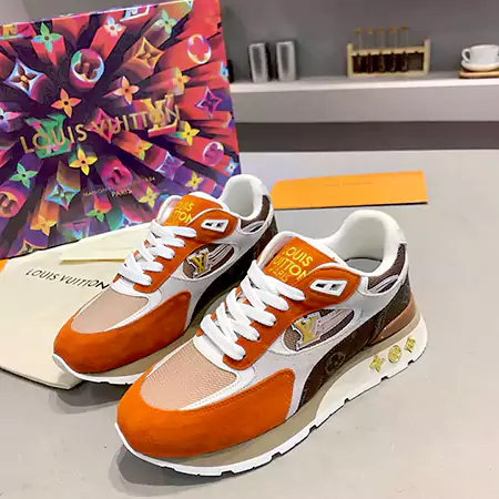 ハイブランド ルイヴィトン ランアウェイ スニーカー 革 流行り LOUIS VUITTON 人気 ロートップ スニーカー 2024秋冬 新作