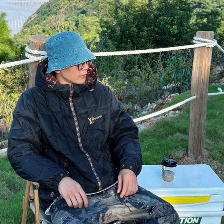 ルイヴィトン ダウンジャケット メンズ