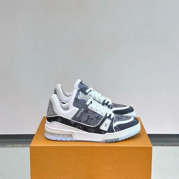 ルイヴィトン トレイナー