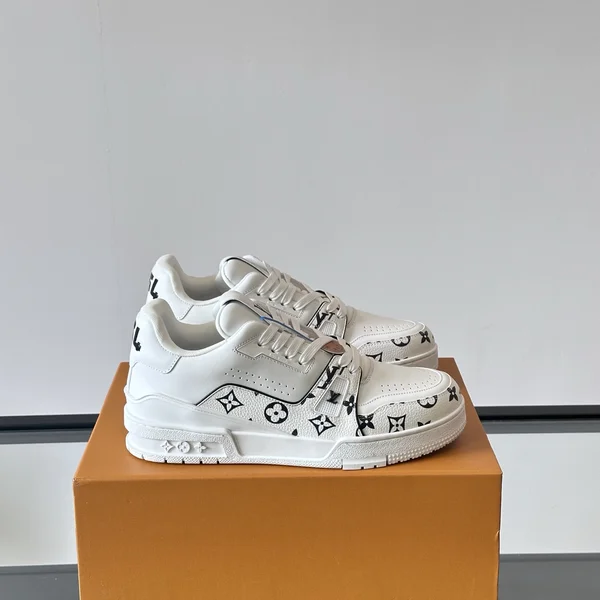 ルイヴィトン トレイナーライン スニーカー