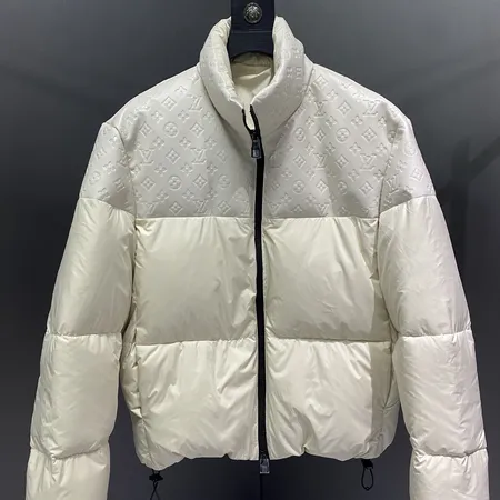 ルイヴィトン lv ダウンジャケット