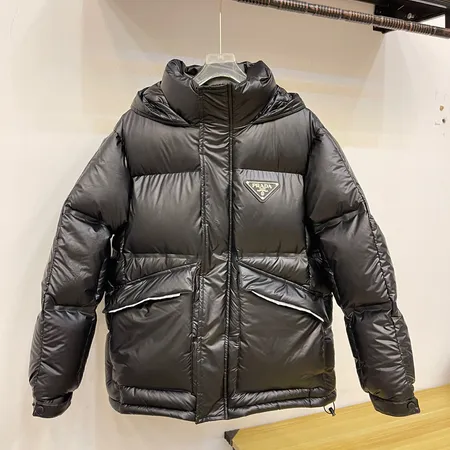 プラダ Prada ダウンジャケッ