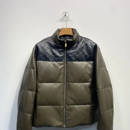 ルイヴィトン lv ダウンジャケット