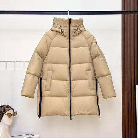 プラダ Prada ダウンジャケット