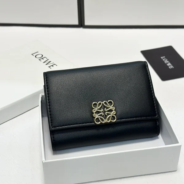 LOEWE 三つ折財布