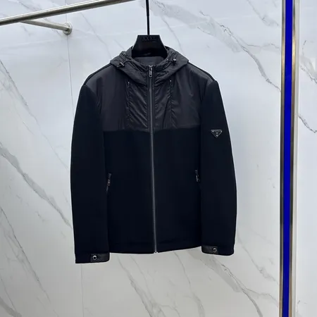 プラダ Prada ダウンジャケット