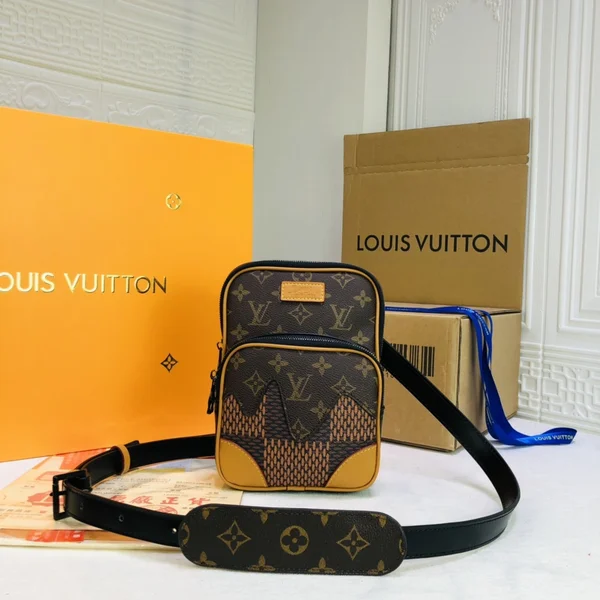 Louis Vuitton Nigo ショルダーバッグ