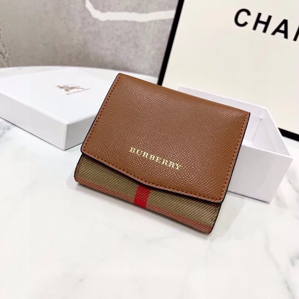 Burberry 三つ折り財布