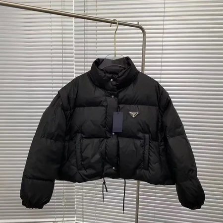プラダ Prada ダウンジャケット