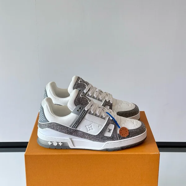 LV トレイナー スニーカー