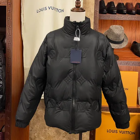 ルイヴィトン lv ダウンジャケット