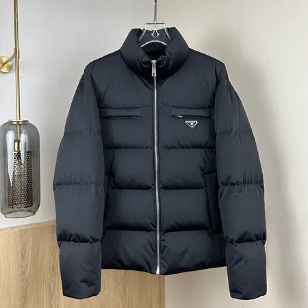 プラダ Prada ダウンジャケット