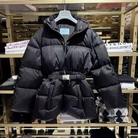 プラダ Prada ダウンジャケッ