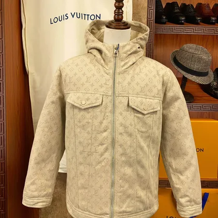 ルイヴィトン lv ダウンジャケット