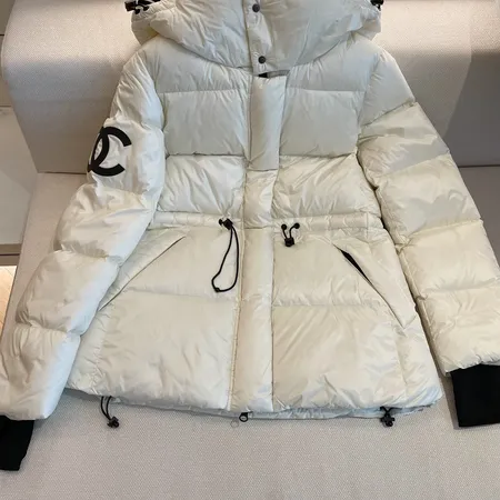 シャネル Chanel ダウンジャケット