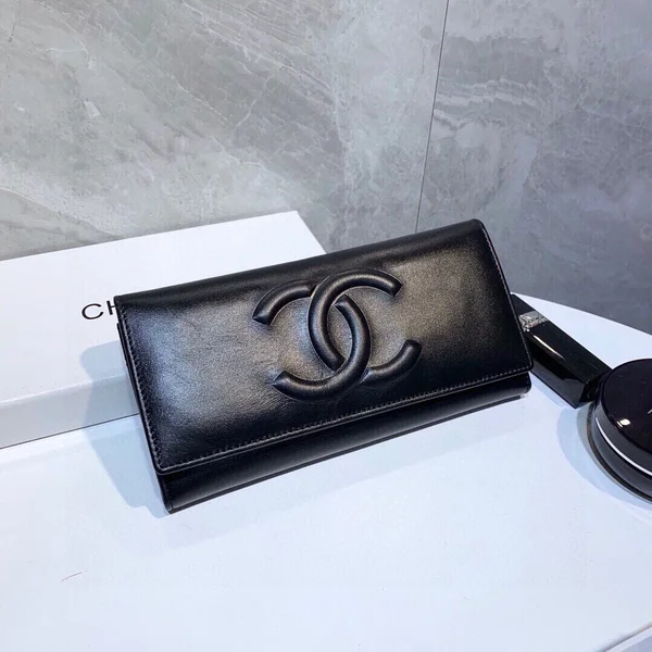 CHANEL CCマーク 二つ折り長財布