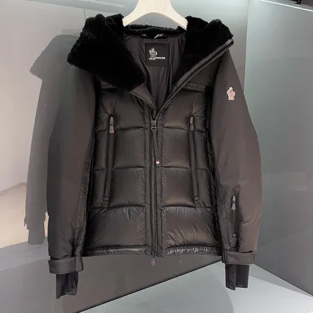 モンクレール Moncler Couyere ダウンジャケット
