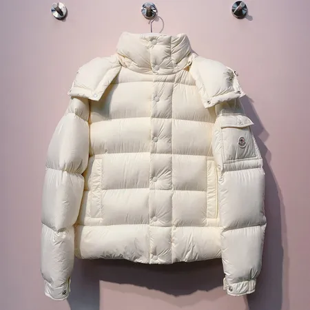 Moncler Maya 70 ショートダウンジャケット