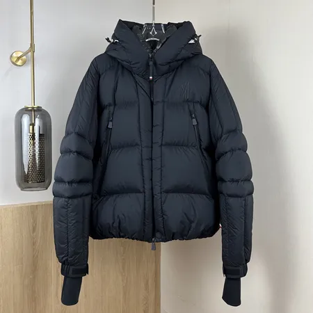 モンクレール Moncler Couyere ダウンジャケット