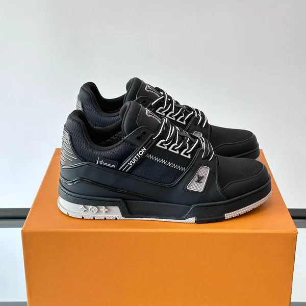 LOUIS VUITTON Black Trainers