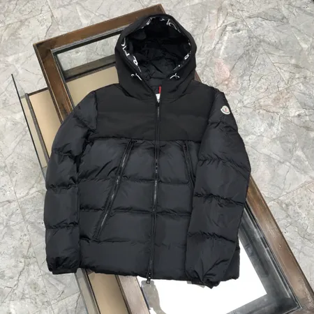 モンクレール Moncler Couyere ダウンジャケット