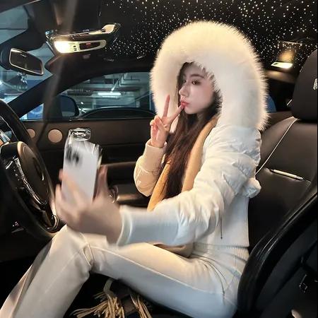 シャネルファー付きショートダウン