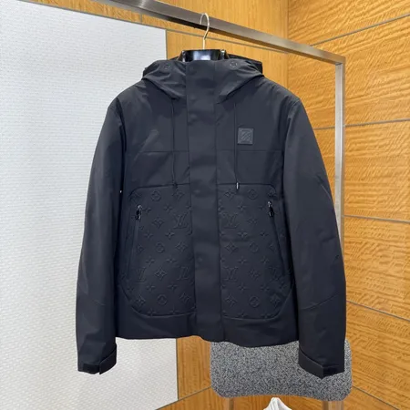 ルイヴィトン ダウンジャケット フード付き