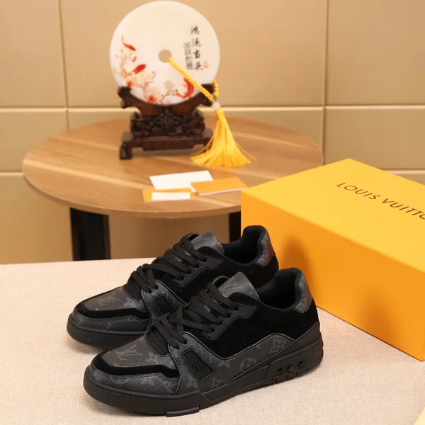 ルイヴィトントレーナーラインスニーカー