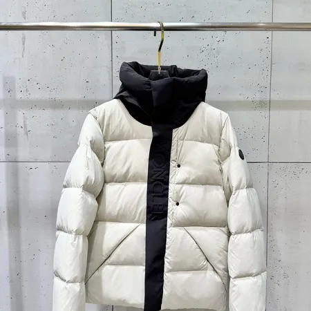 モンクレール Moncler Couyere ダウンジャケット