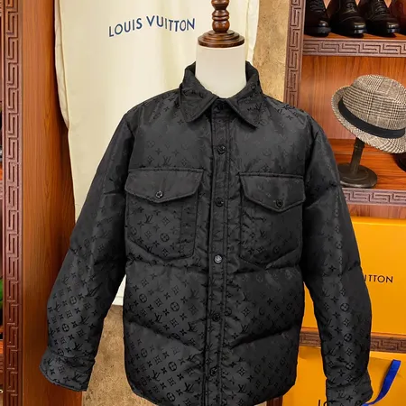 ルイヴィトン lv ダウンジャケット