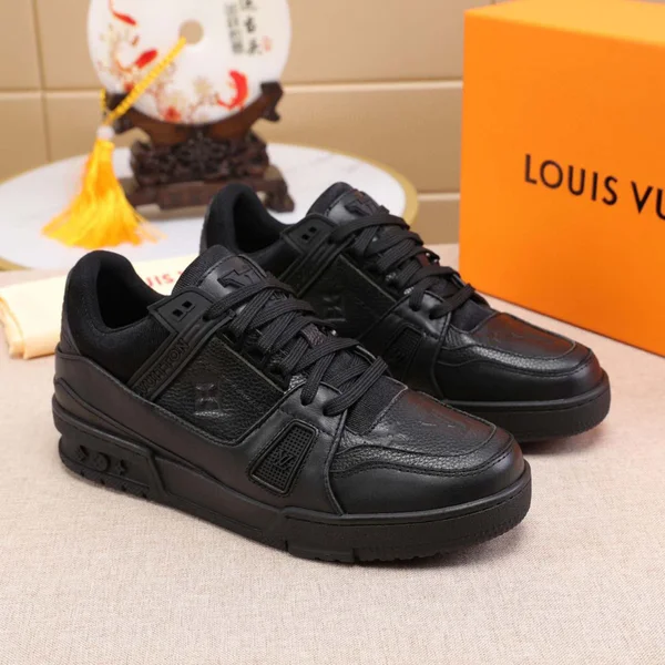 ルイヴィトントレイナー ライン スニーカー