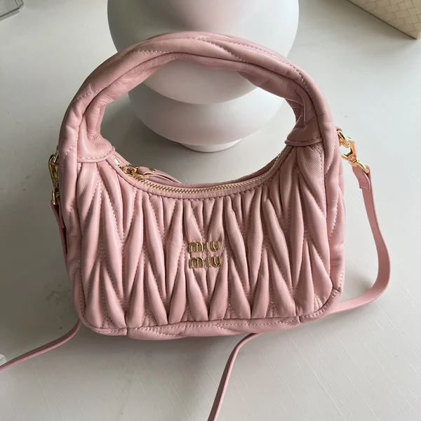 MIUMIU バッグ レディース