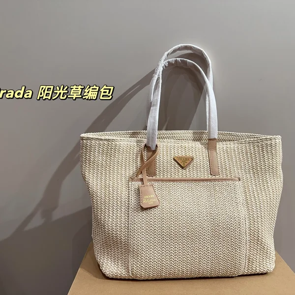 PRADA かごバッグ