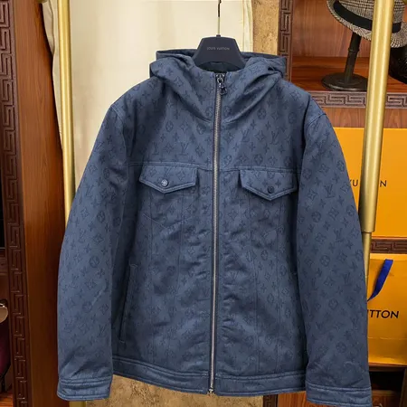ルイヴィトン lv ダウンジャケット