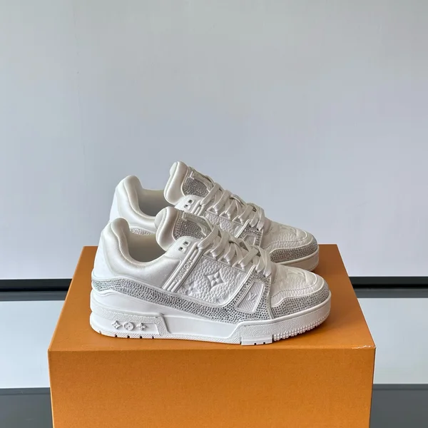 LV トレイナー スニーカー