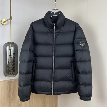 プラダ Prada ダウンジャケット