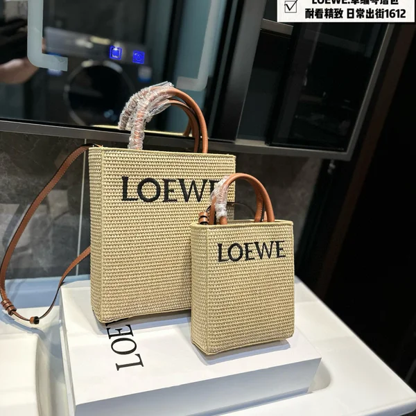 LOEWEバッグ